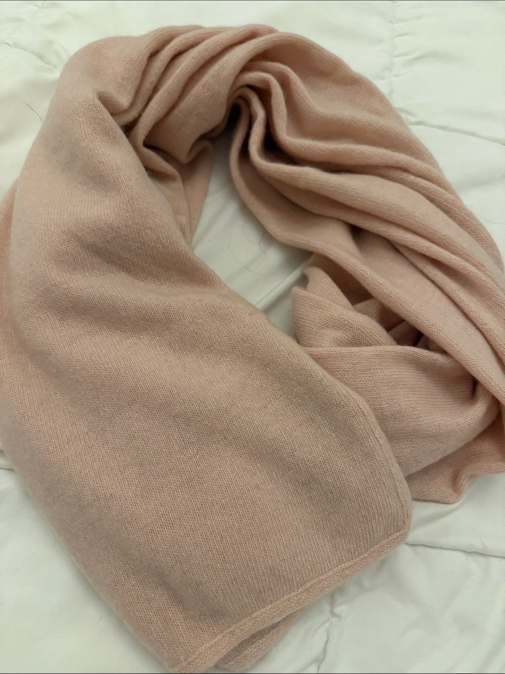 100%cashmere Women's Lightweight Blush Wrap Scarf